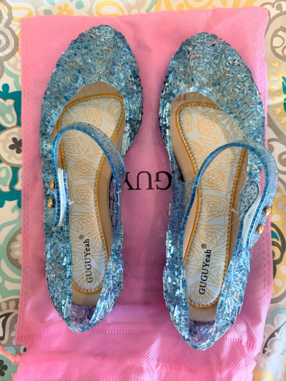 GUGUYeah Blue Glitter Jelly Elsa shoes (size 34 - believe translates to 2.5/3)